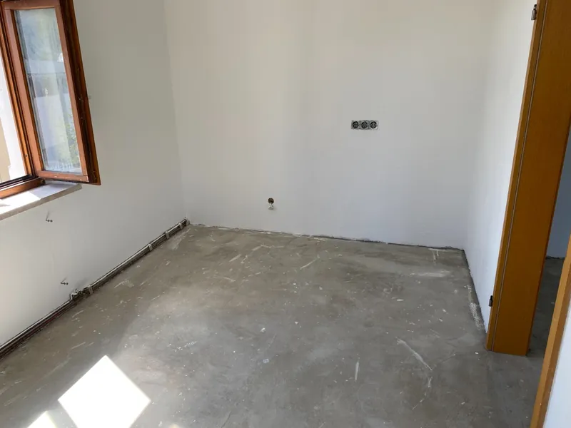 Trockenbau und Spachtel fertig, Untergrund für den Boden bereit