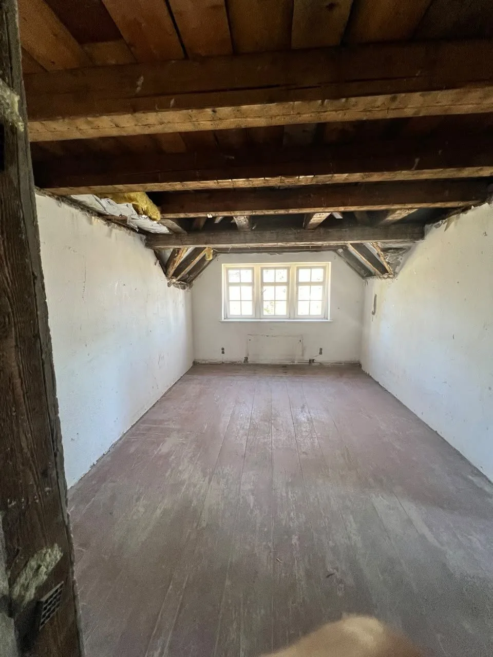 Dachraum, vorbereitet für den Ausbau